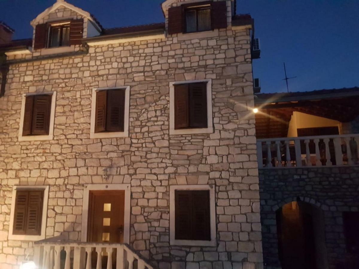 Vila Dora Supetar Apartment Ngoại thất bức ảnh